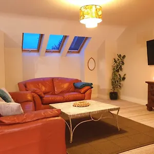Ethan House Apartment